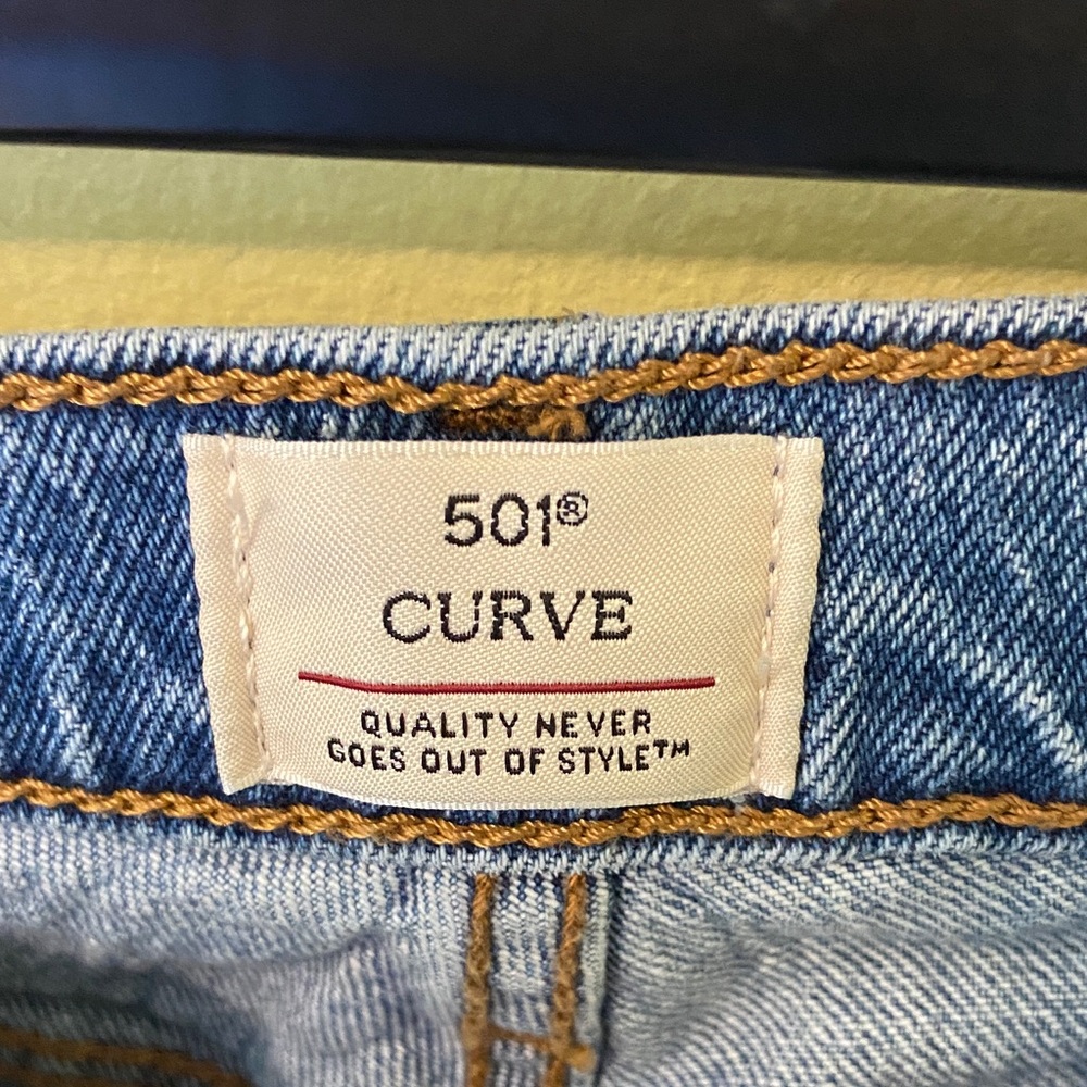 Levi's Women's Slim Straight Blue Jeans - Picture 2 of 6